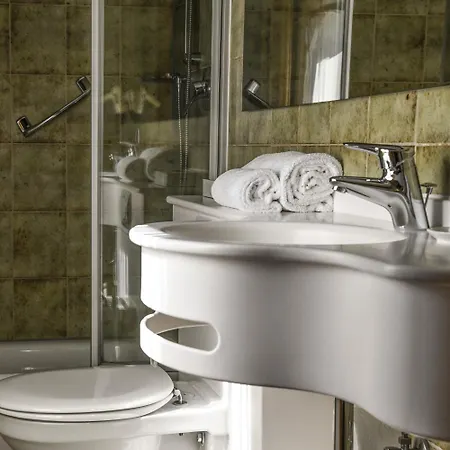 酒店 Adler 德根豪塞尔塔尔