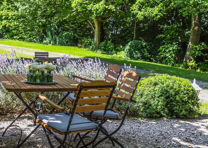 Отель Adler Деггенхаузерталь